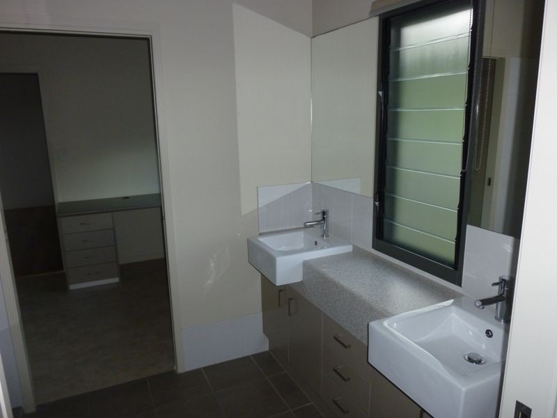 12 Viewland Drive, Mooloolah Valley QLD 4553