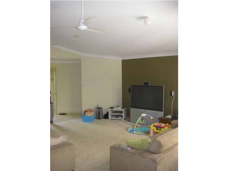 12 Pozieres Cres, Aroona QLD 4551