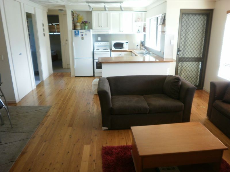 6/7 Warne Tce, Kings Beach QLD 4551