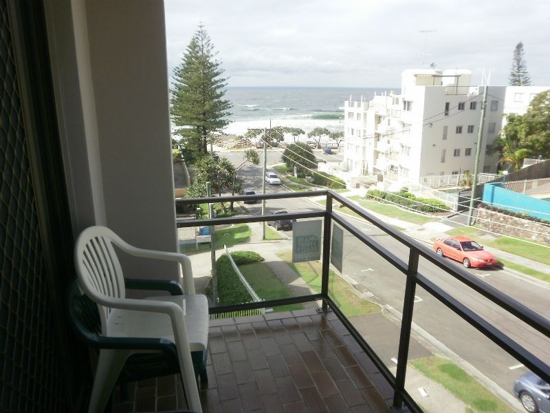 6/7 Warne Tce, Kings Beach QLD 4551