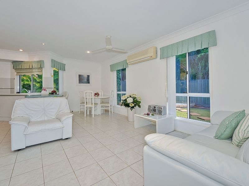 6 Berkley Place, Little Mountain QLD 4551
