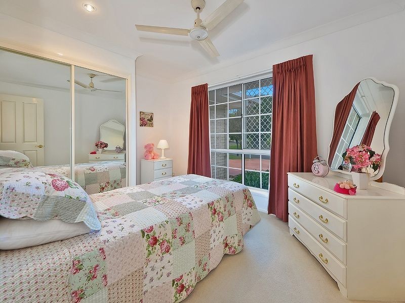 6 Berkley Place, Little Mountain QLD 4551