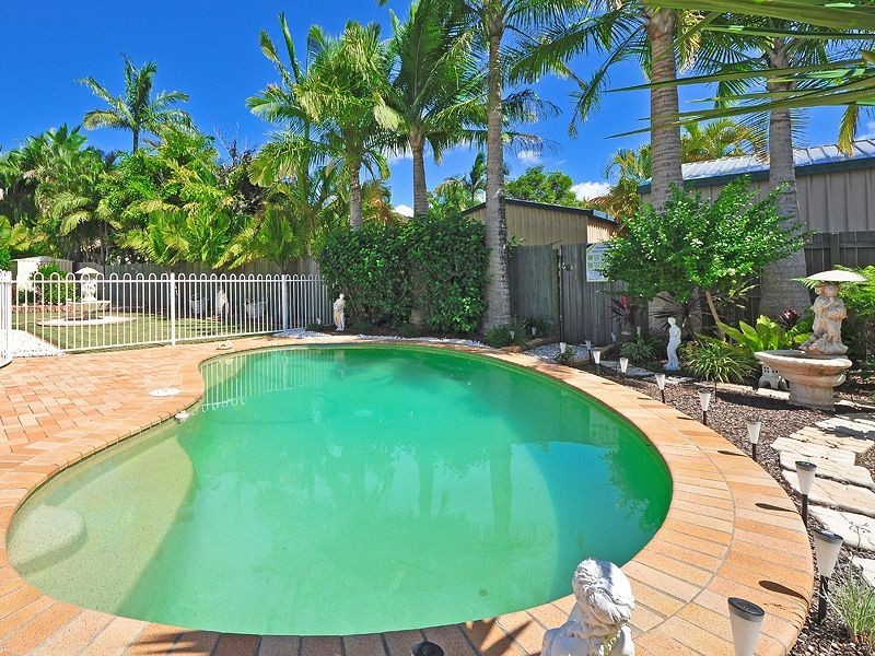 6 Berkley Place, Little Mountain QLD 4551