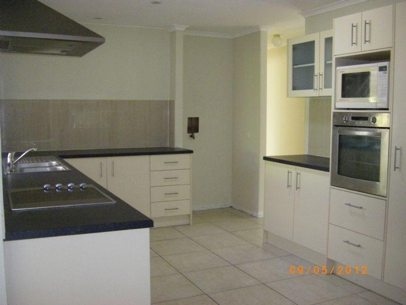 32 Browning Boulevard, Battery Hill QLD 4551