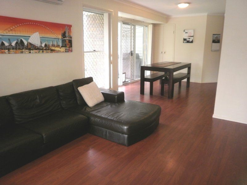 4/29 Village Way, Little Mountain QLD 4551