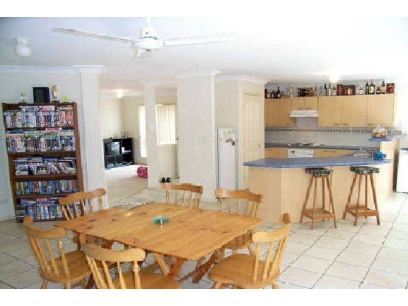 8 Cheviot Court, Little Mountain QLD 4551