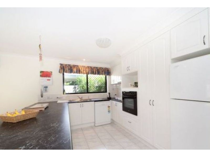 8 Clunie Street, Caloundra West QLD 4551