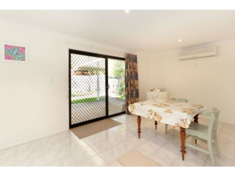 8 Clunie Street, Caloundra West QLD 4551