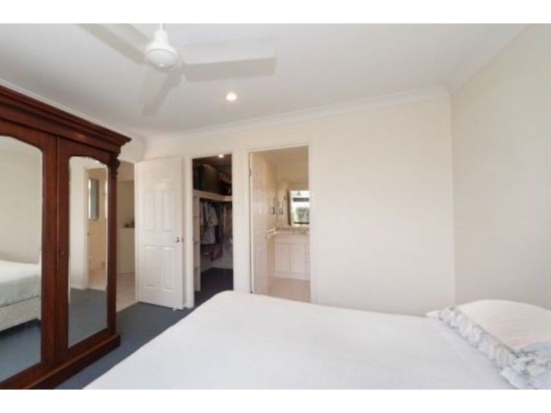 8 Clunie Street, Caloundra West QLD 4551