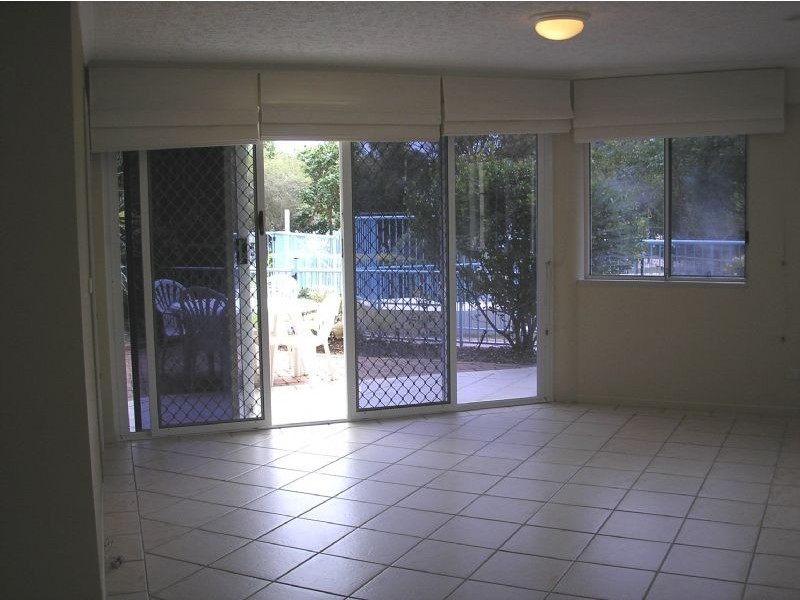 2/9 Hume Parade, Currimundi QLD 4551