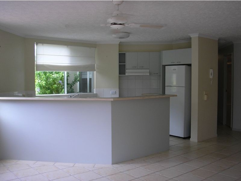 2/9 Hume Parade, Currimundi QLD 4551