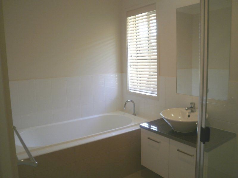 15 Mansell Street, Little Mountain QLD 4551