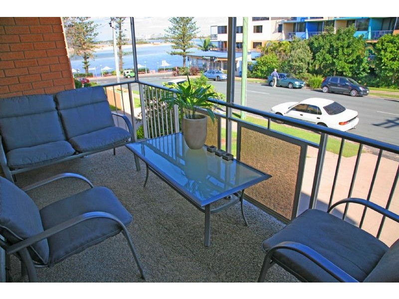 2/13 Otranto Avenue, Caloundra QLD 4551