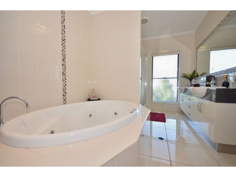 120 Mahogany Drive, Pelican Waters QLD 4551