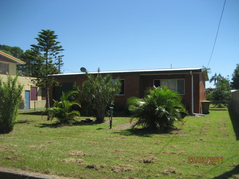 3 Lawson Street, Golden Beach QLD 4551