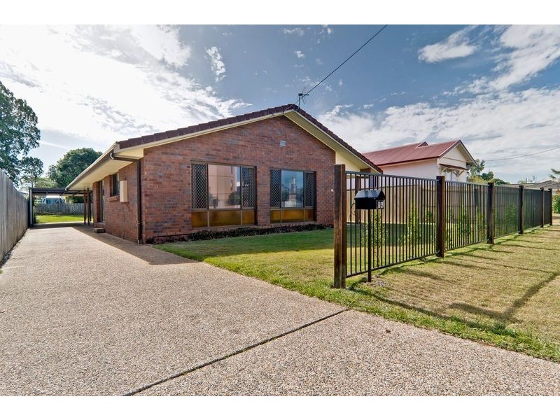 24 Taylor Avenue, Golden Beach QLD 4551