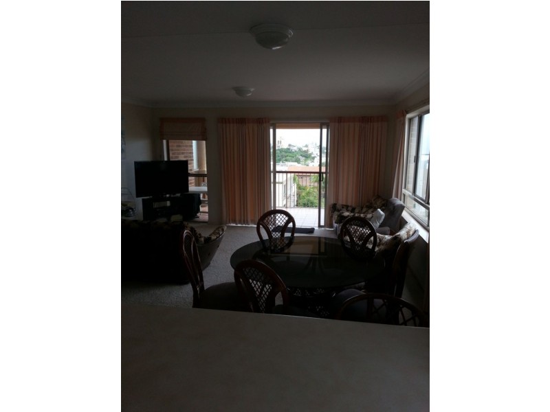 5/10 Mahia Terrace, Kings Beach QLD 4551