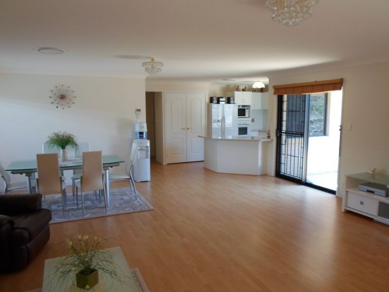 27 Highclare Court, Little Mountain QLD 4551