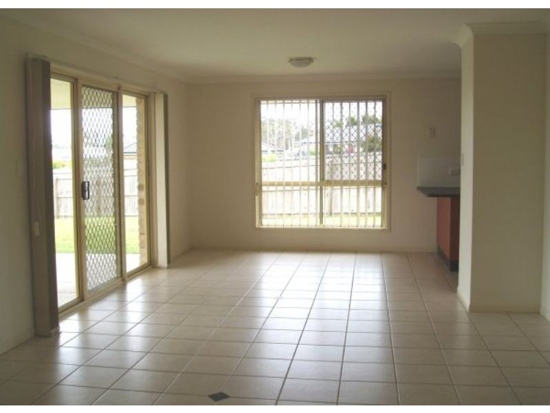 7 Primrose Place, Little Mountain QLD 4551