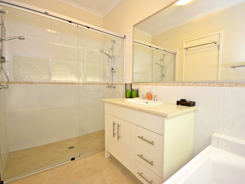 13 Gallery Place, Little Mountain QLD 4551