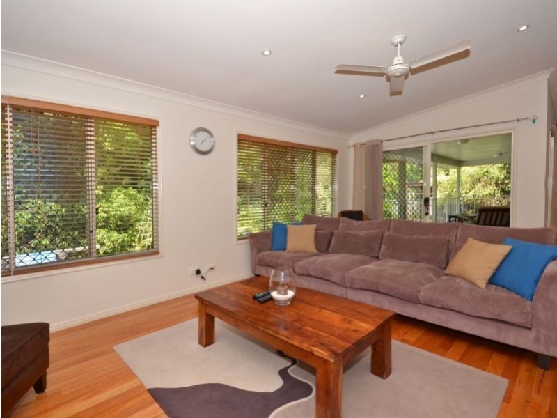 5 Palm Grove Court, Little Mountain QLD 4551