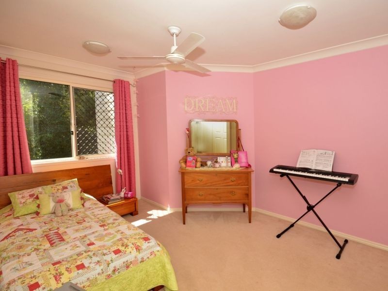 5 Palm Grove Court, Little Mountain QLD 4551