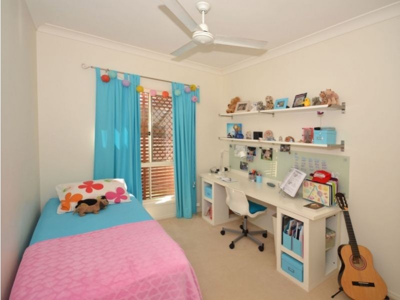 5 Palm Grove Court, Little Mountain QLD 4551