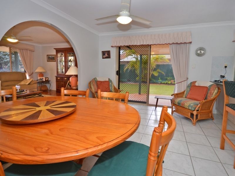 27 Gardens Square, Currimundi QLD 4551