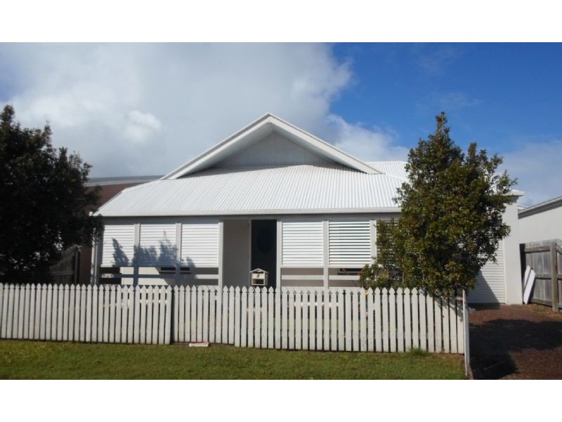 8 Bimini Street, Parrearra QLD 4575