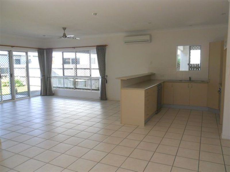 8 Bimini Street, Parrearra QLD 4575