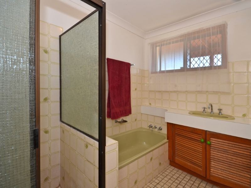 5 Crusader Street, Battery Hill QLD 4551