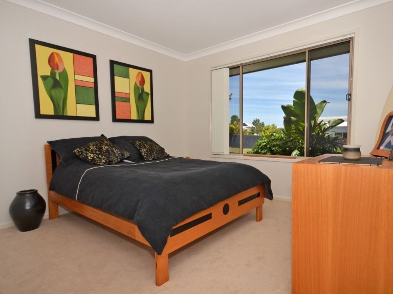 40 Kurrajong Crescent, Meridan Plains QLD 4551