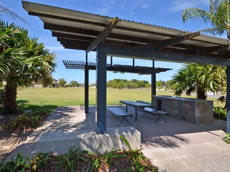 40 Kurrajong Crescent, Meridan Plains QLD 4551