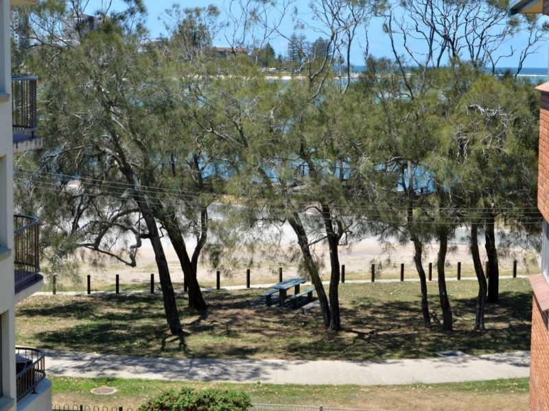 9/17 Landsborough Parade, Golden Beach QLD 4551