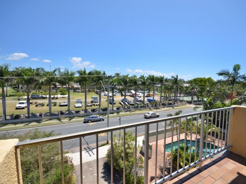 9/17 Landsborough Parade, Golden Beach QLD 4551