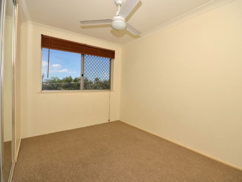 9/17 Landsborough Parade, Golden Beach QLD 4551