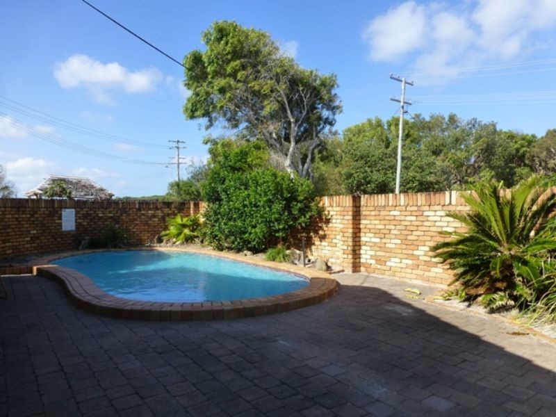 404 Oceanic Drive, Wurtulla QLD 4575