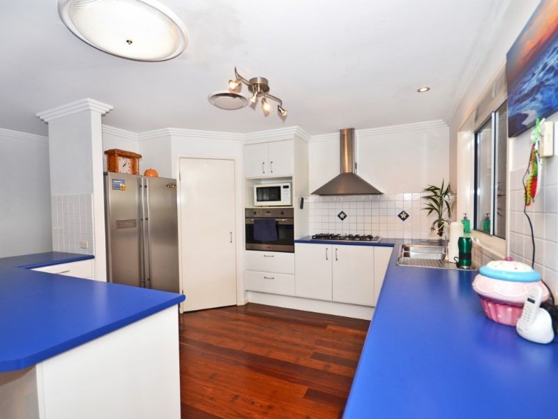 6 Wildflower Way, Little Mountain QLD 4551