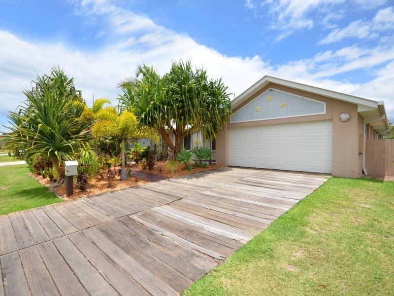 6 Wildflower Way, Little Mountain QLD 4551
