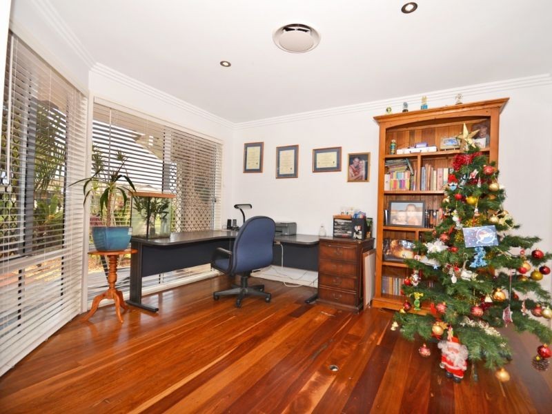 6 Wildflower Way, Little Mountain QLD 4551