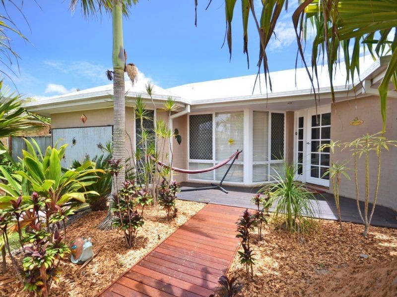 6 Wildflower Way, Little Mountain QLD 4551