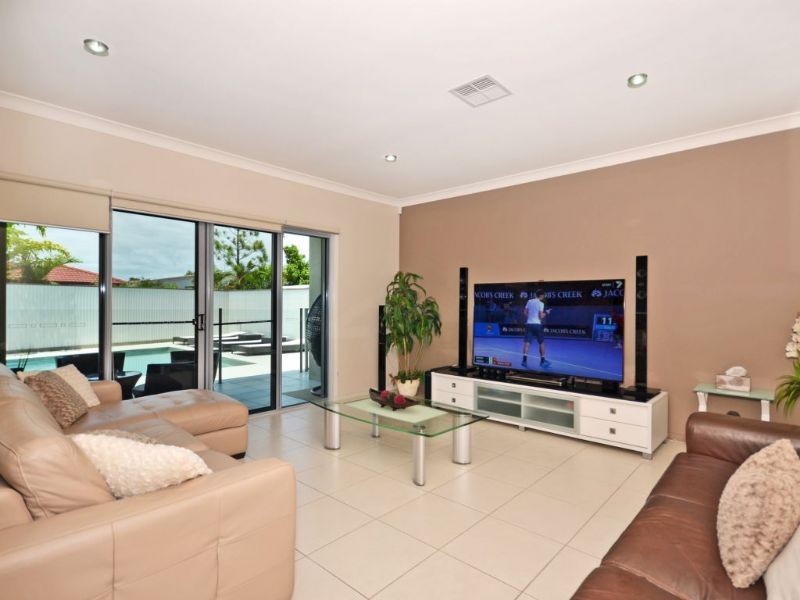 9 Rutherford Place, Pelican Waters QLD 4551