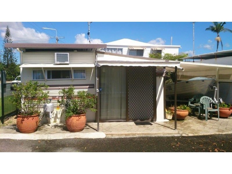 2/131 Esplanade, Golden Beach QLD 4551