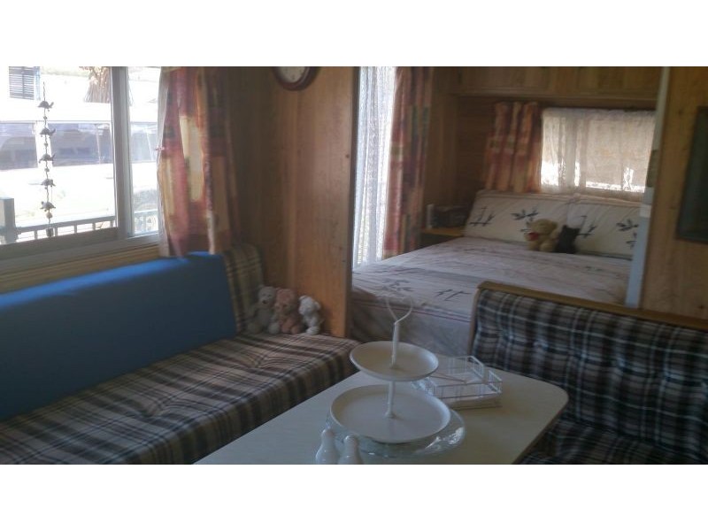 2/131 Esplanade, Golden Beach QLD 4551