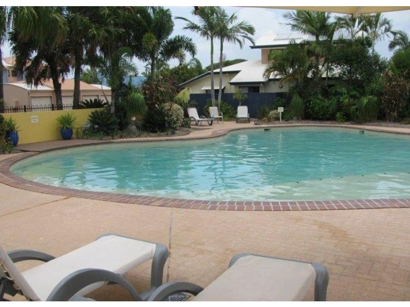 9/9a Browning Boulevard, Battery Hill QLD 4551