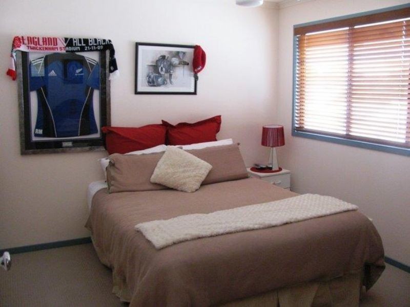 9/9a Browning Boulevard, Battery Hill QLD 4551