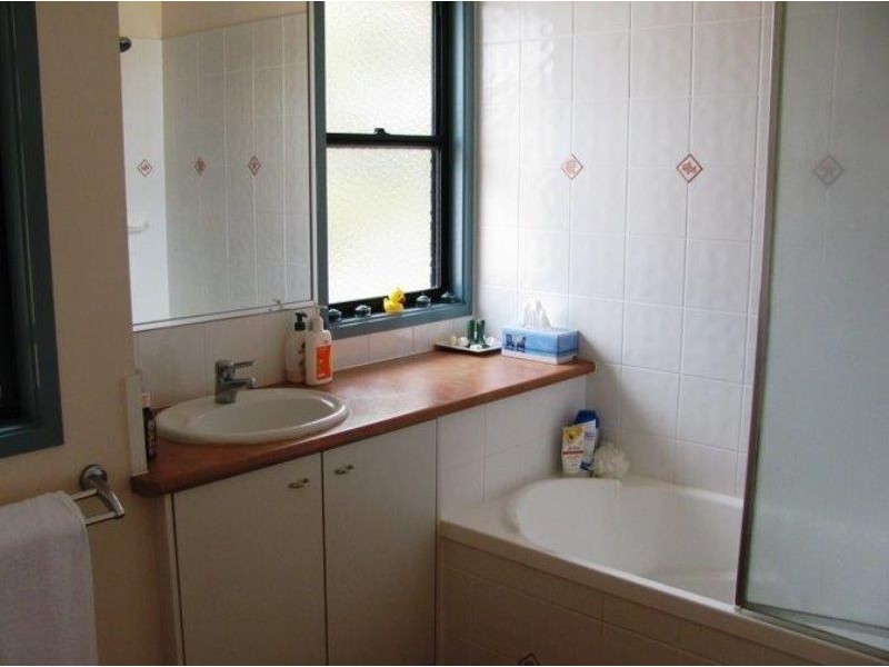9/9a Browning Boulevard, Battery Hill QLD 4551