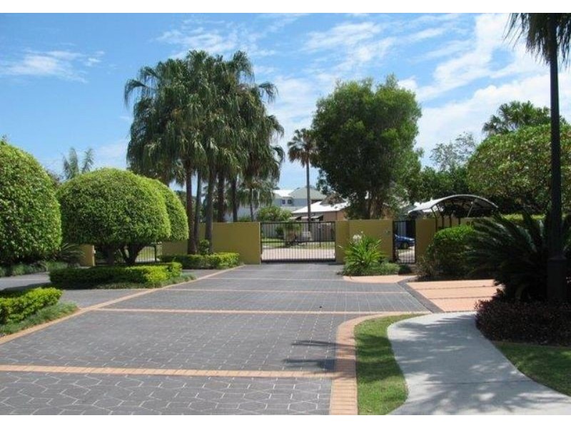 9/9a Browning Boulevard, Battery Hill QLD 4551