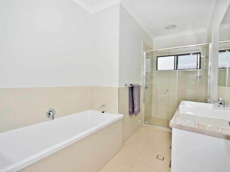 13 Oronsay Avenue, Caloundra QLD 4551