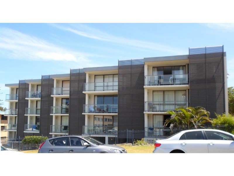 2/12 Merrima Avenue, Kings Beach QLD 4551